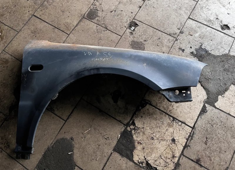 Blatník VW Passat B 5,5 pravý