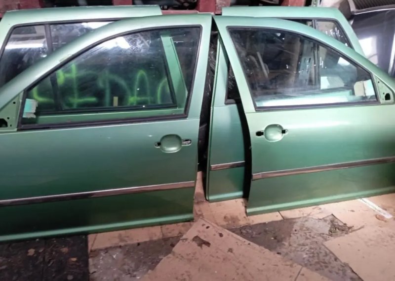 Přední dveře VW golf IV